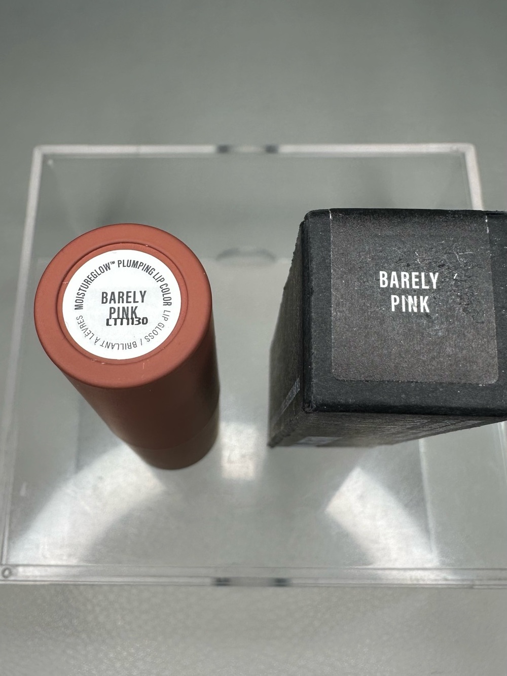 Makeup by Mario lipgloss Barely Pink - Picture 3 of 3